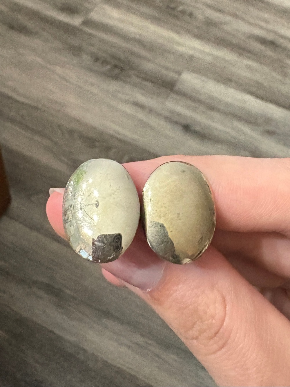Vintage-Inspired Oval Cream and Gold Stud Earrings